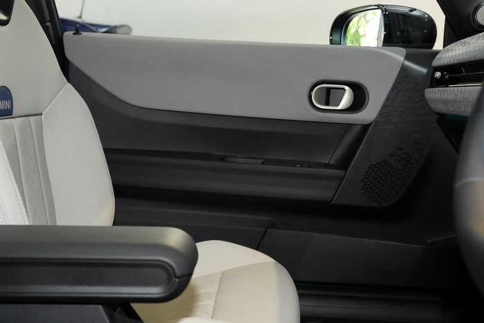 2025 MINI Cooper S Favoured