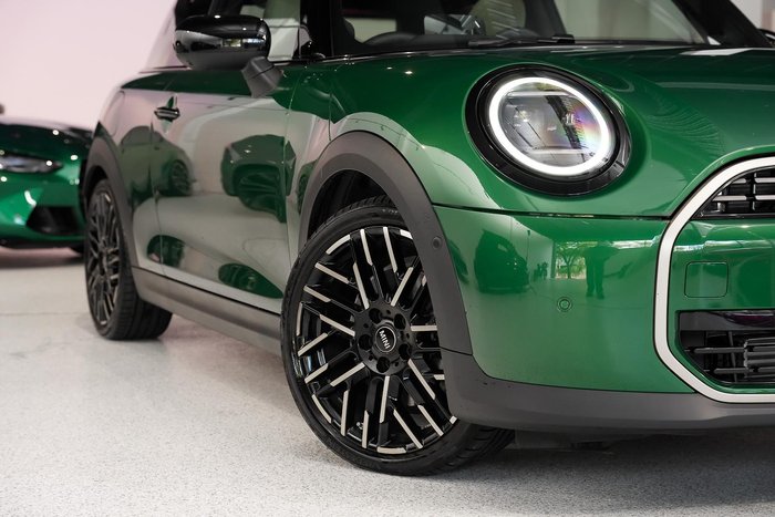 2025 MINI Cooper S Favoured