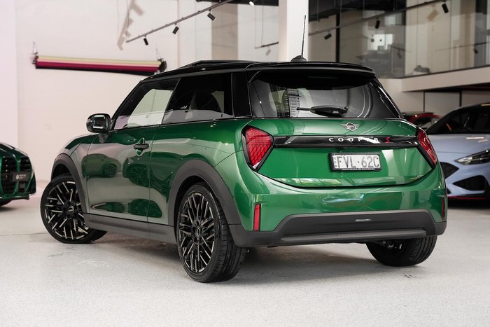 2025 MINI Cooper S Favoured
