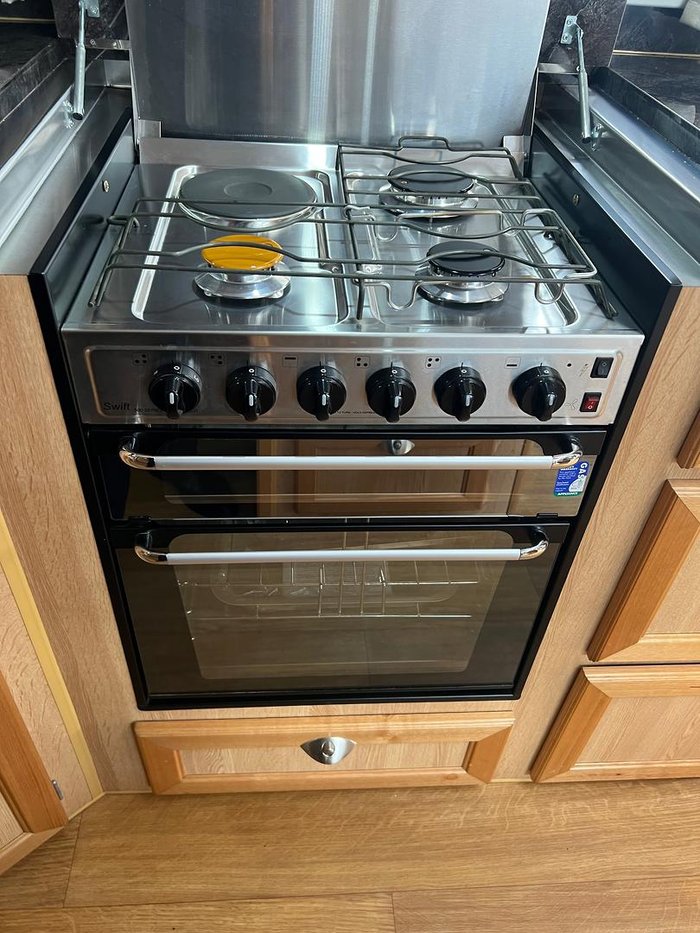 2012 Roma Elegance 21