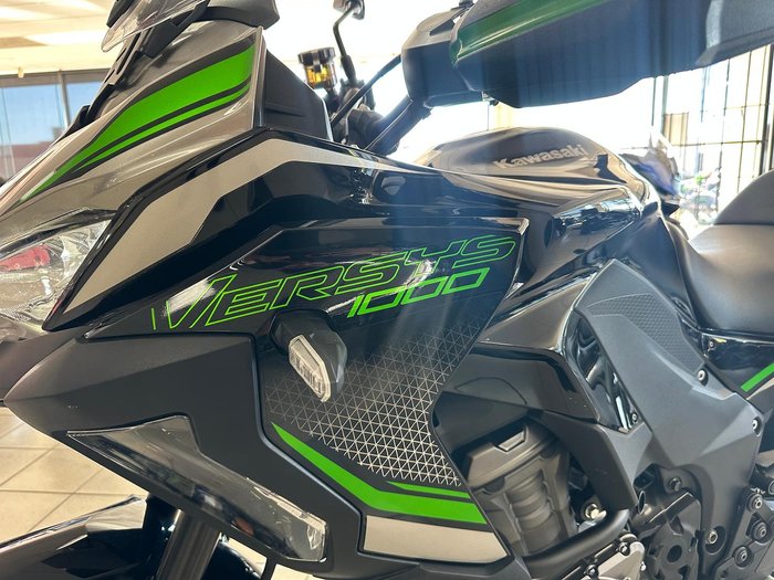 2023 Kawasaki Versys 1000 S Versys Black