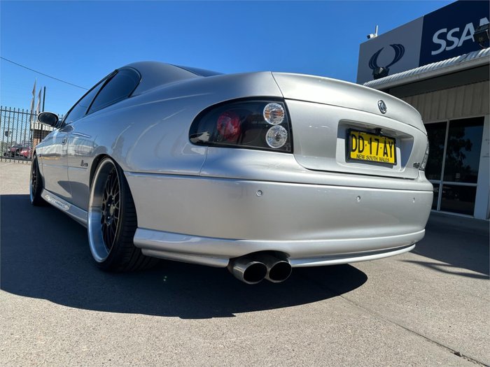 2003 HOLDEN MONARO CV8