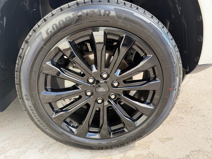 2025 Ford Everest Platinum