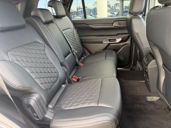 2025 Ford Everest Platinum