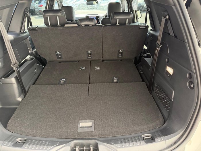 2025 Ford Everest Platinum