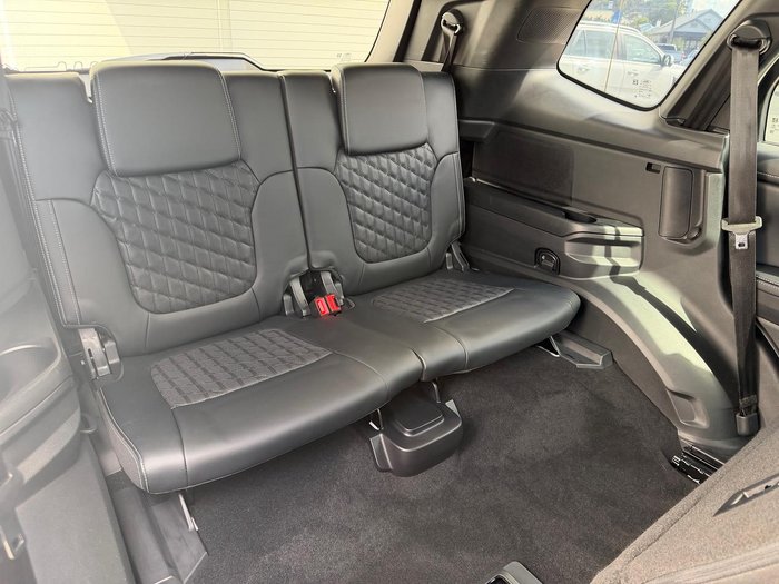 2025 Ford Everest Platinum