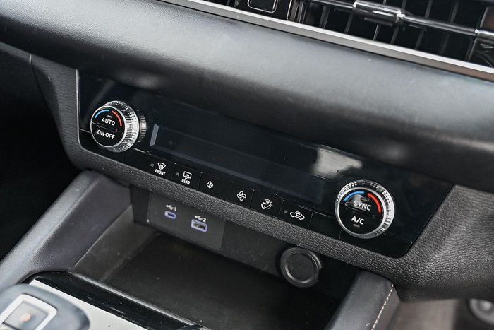 2023 Mitsubishi Outlander ES