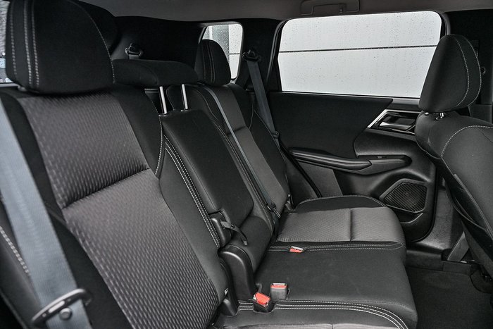 2023 Mitsubishi Outlander ES