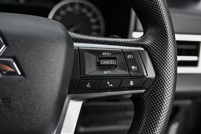 2023 Mitsubishi Outlander ES