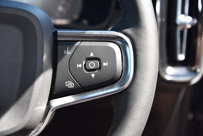 2022 Volvo XC40