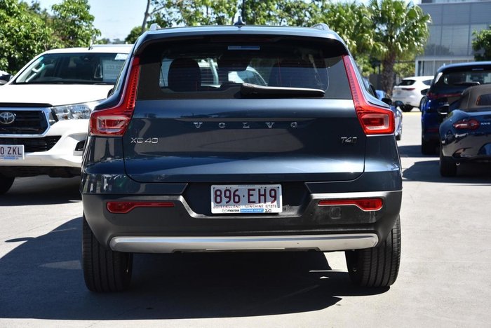 2022 Volvo XC40