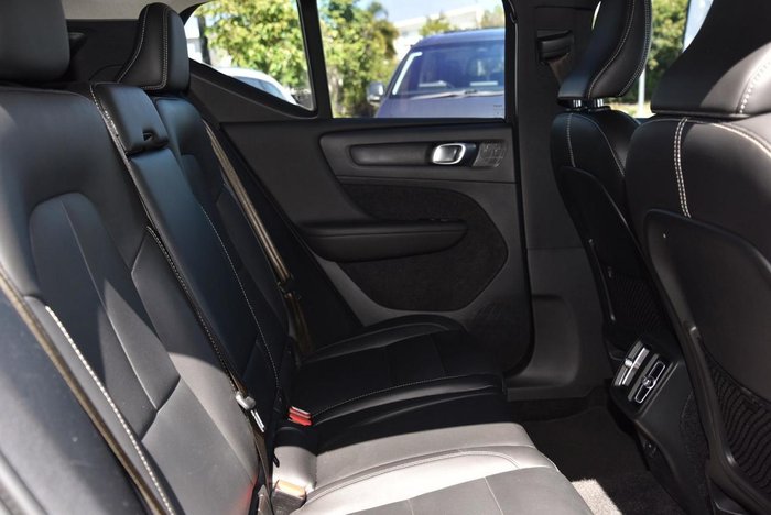 2022 Volvo XC40