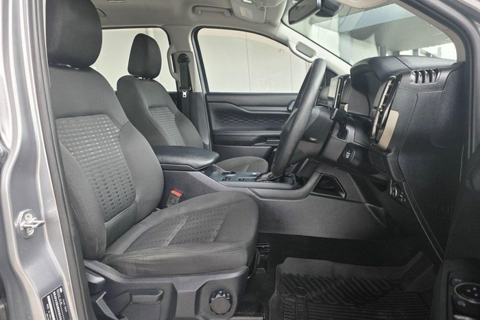 2024 Ford Everest Ambiente