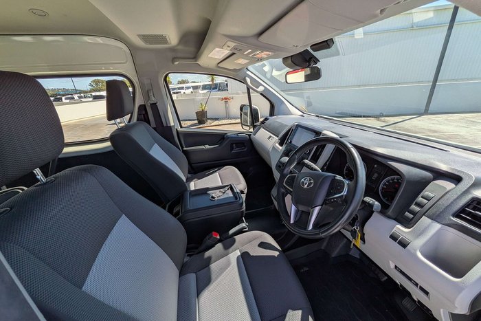 2021 Toyota Hiace Commuter