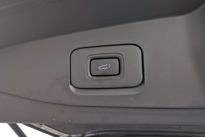 2024 Isuzu MU-X LS-T