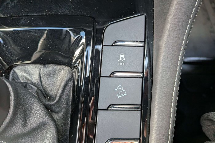 2024 Isuzu MU-X LS-T