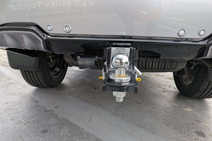 2024 Isuzu MU-X LS-T