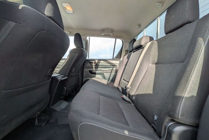 2020 Toyota Hilux SR