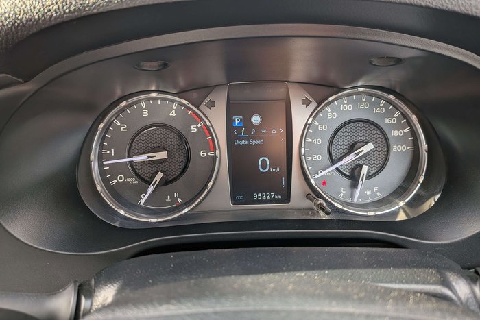 2020 Toyota Hilux SR