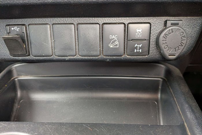 2020 Toyota Hilux SR