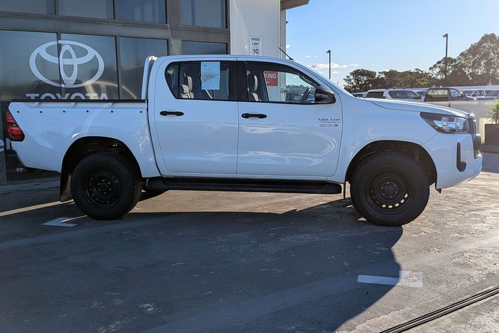 2020 Toyota Hilux SR