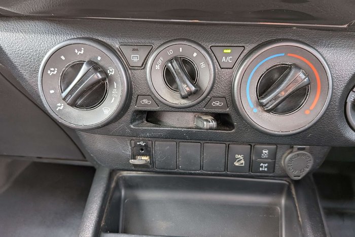 2020 Toyota Hilux SR