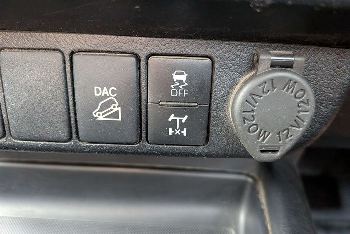 2020 Toyota Hilux SR