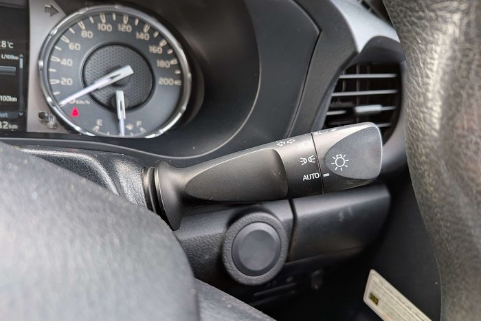 2020 Toyota Hilux SR