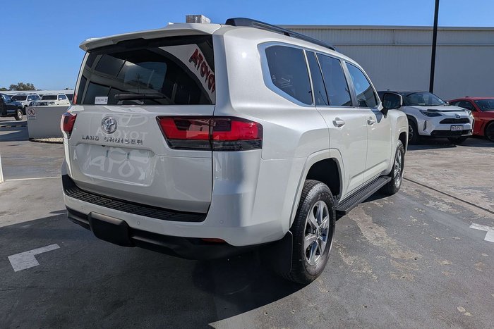 2024 Toyota Landcruiser VX