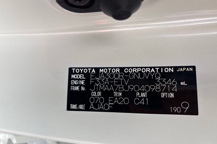 2024 Toyota Landcruiser VX