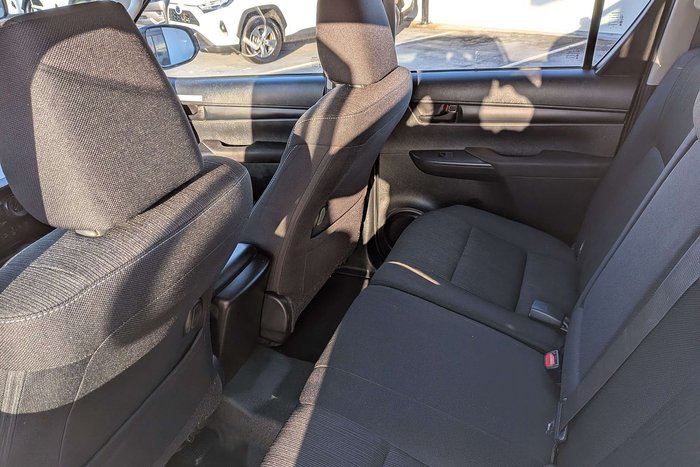 2022 Toyota Hilux SR