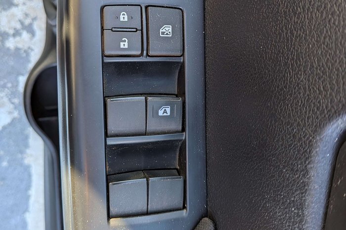 2022 Toyota Hilux SR