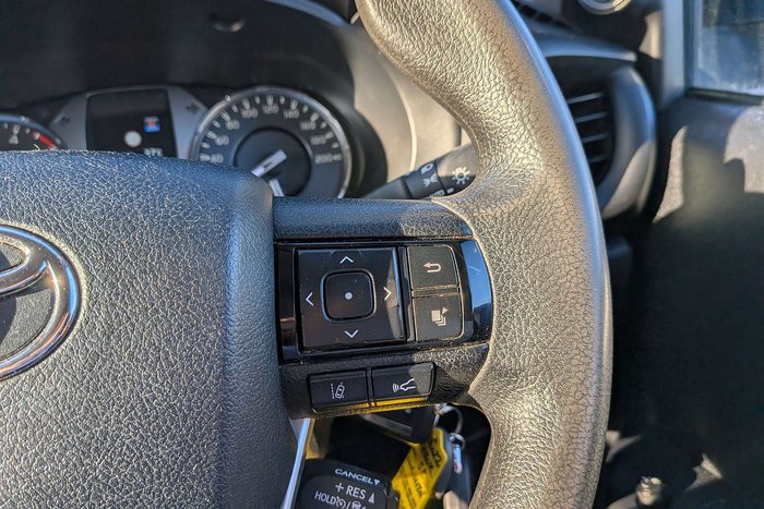 2022 Toyota Hilux SR