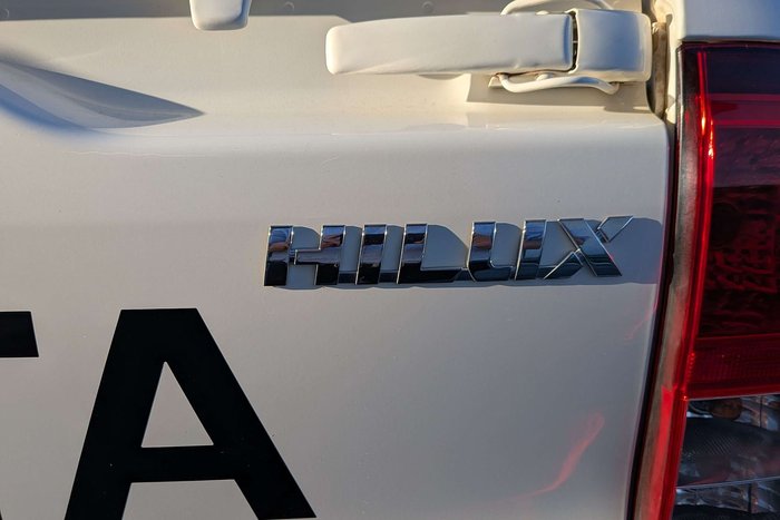 2022 Toyota Hilux SR