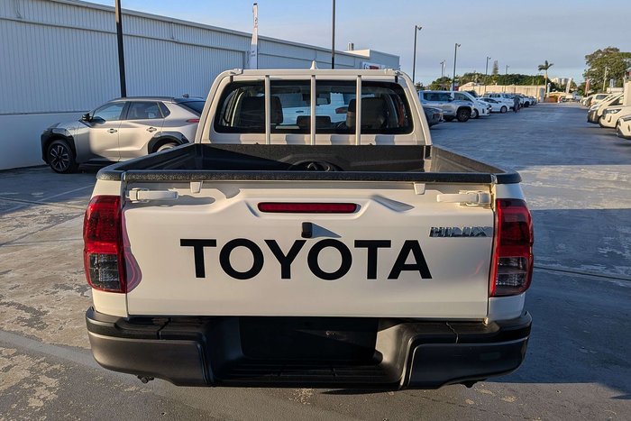 2022 Toyota Hilux SR