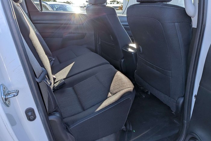 2022 Toyota Hilux SR