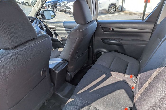 2022 Toyota Hilux SR