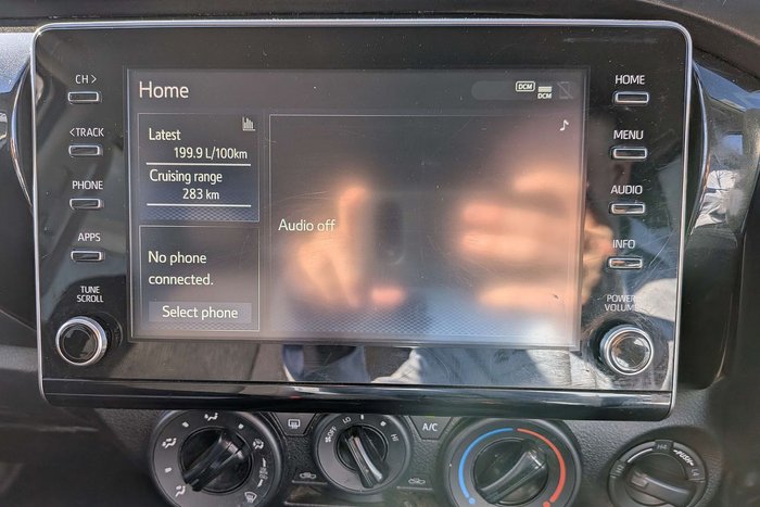 2022 Toyota Hilux SR