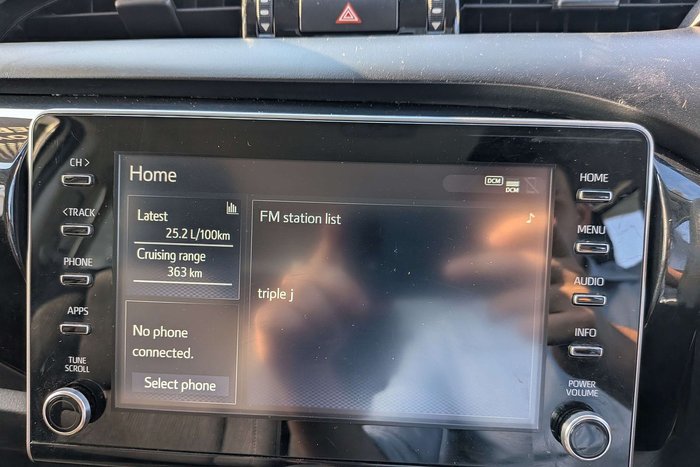 2022 Toyota Hilux SR