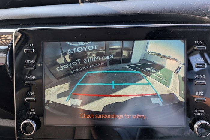 2022 Toyota Hilux SR