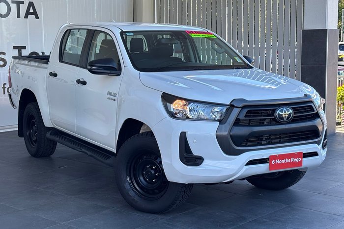 2022 Toyota Hilux SR