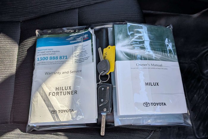 2022 Toyota Hilux SR
