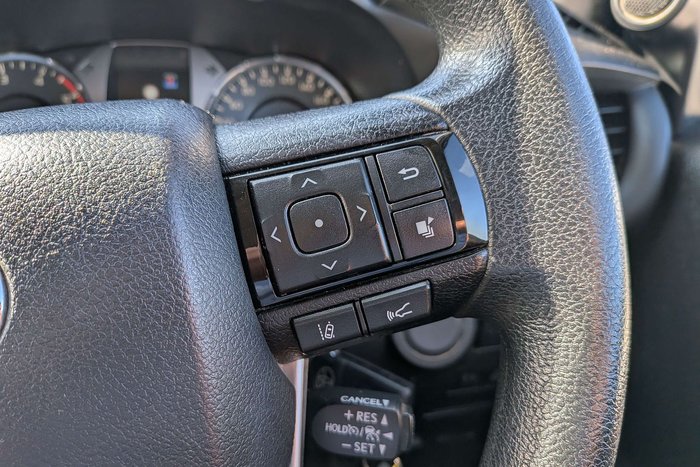 2022 Toyota Hilux SR