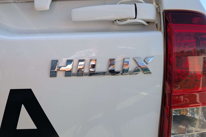 2022 Toyota Hilux SR