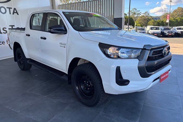 2022 Toyota Hilux SR