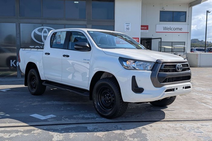 2022 Toyota Hilux SR