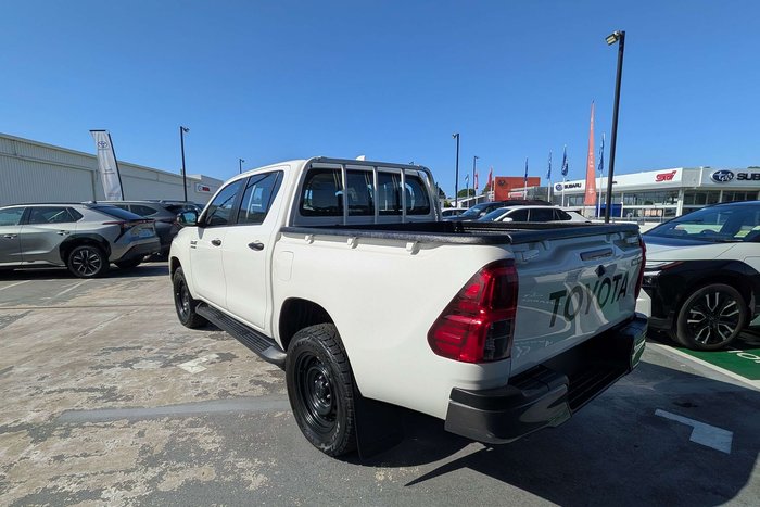2022 Toyota Hilux SR