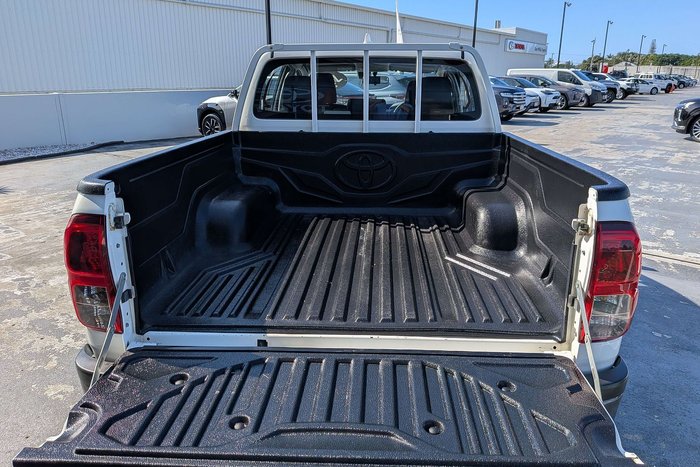 2022 Toyota Hilux SR