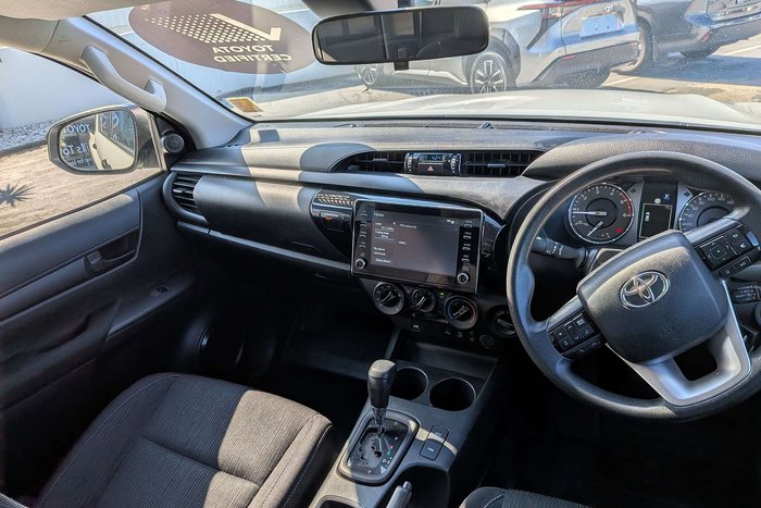 2022 Toyota Hilux SR