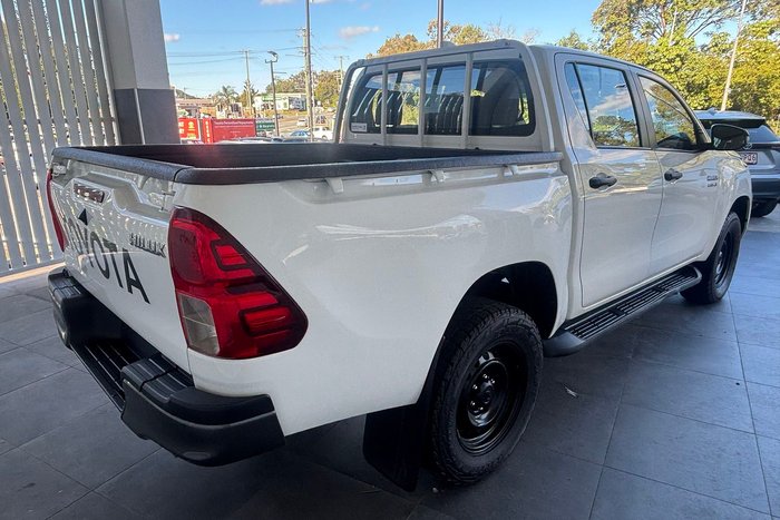 2022 Toyota Hilux SR